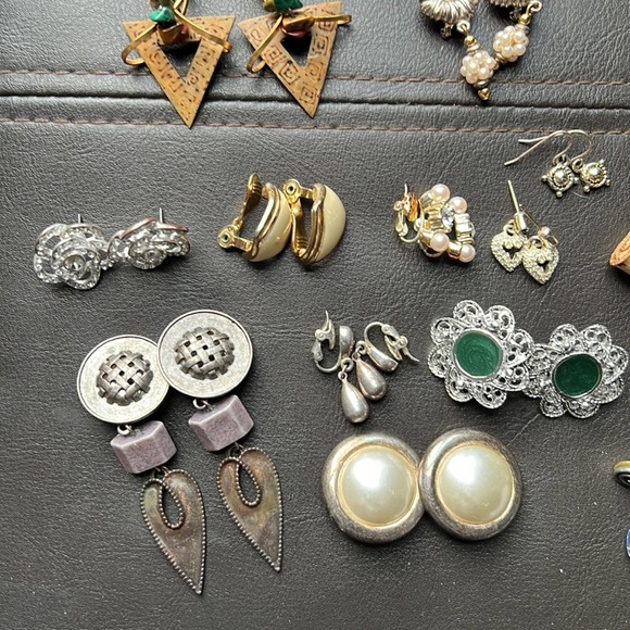 Earrings Lot | Clip Ons and Pierced Earrings Crafting Vintage - Picture 2 of 7